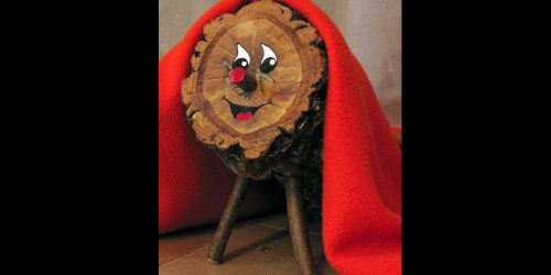 Pooping log via wikicommons